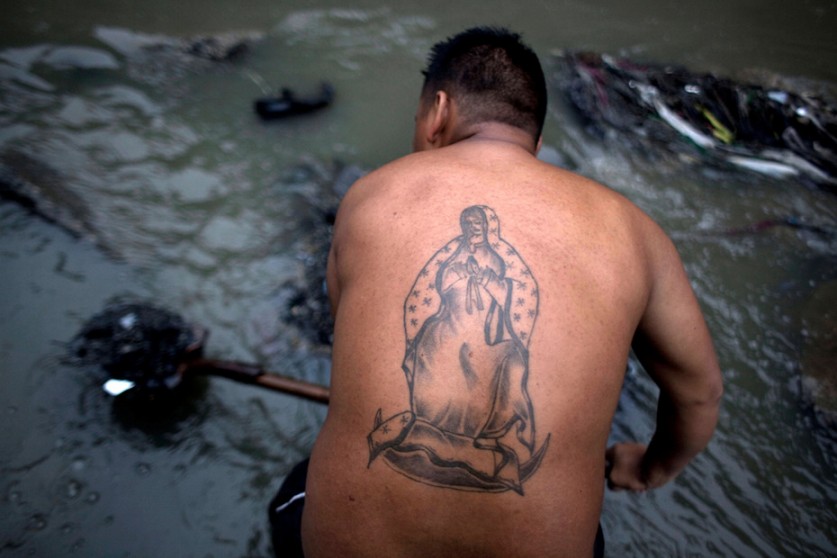 Los guatemaltecos pobres superviven depende de las basuras